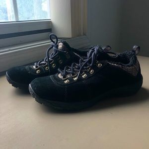Merrels hiking shoes
